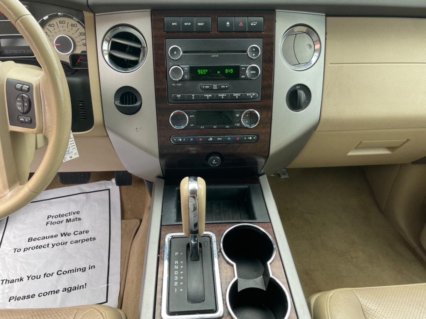 2011 White Ford Expedition (1FMJU1H56BE) with an V8, Flex Fuel, 5.4 Liter engine, Automatic, 6-Spd w/Overdrive transmission, located at 8008 Warden Rd, Sherwood, AR, 72120, (501) 801-6100, 34.830078, -92.186684 - Photo#20